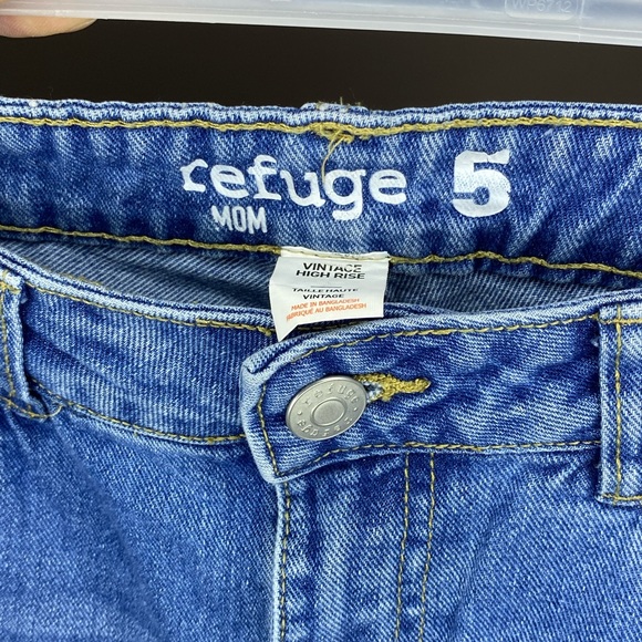 Vintage High Rise Mom Jean Capris - Size 5 - Picture 3 of 3